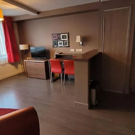 Aparthotel City'o 4*