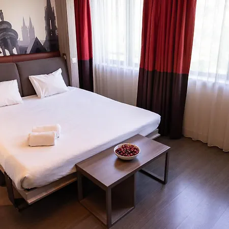 Aparthotel City'o 4*