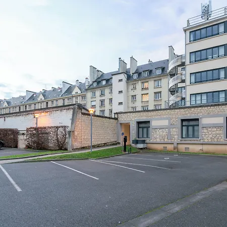 Centre Gare Aparthotel 3*