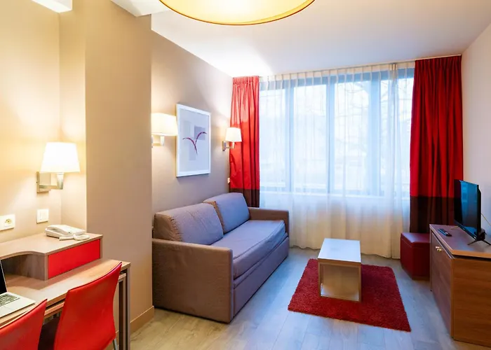 Centre Gare Apartahotel 3*